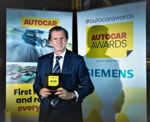 Olivier Francois premiato agli Autocar Awards 2026 con il prestigioso Editors’ Award per Fiat.