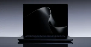 Microsoft Surface Laptop Ultra: prestazioni straordinarie con Nvidia RTX Spark, ideale per professionisti.