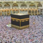 Caldo estremo a La Mecca mette a rischio milioni di pellegrini durante il Hajj.