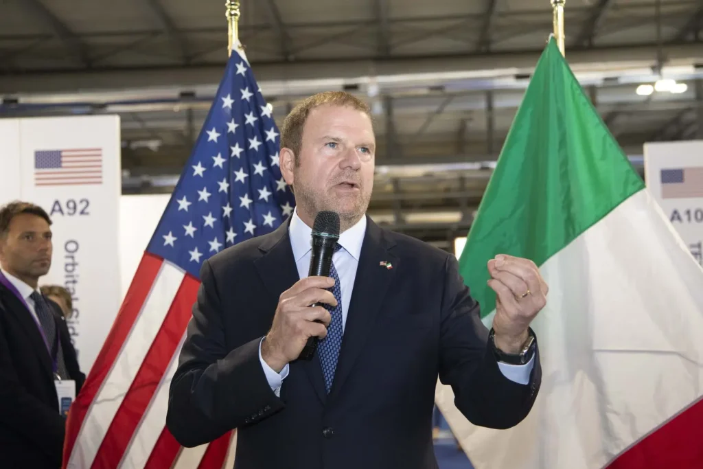 Ambasciatore Usa: Meloni ha reso l’Italia un paese leader in Europa.