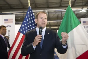 Ambasciatore Usa: Meloni ha reso l’Italia un paese leader in Europa.