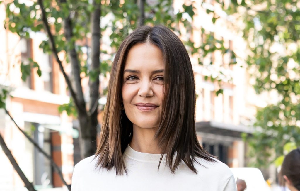 Katie Holmes: jeans dritti e pumps Chanel, ma ho trovato eleganti flats a soli £23.