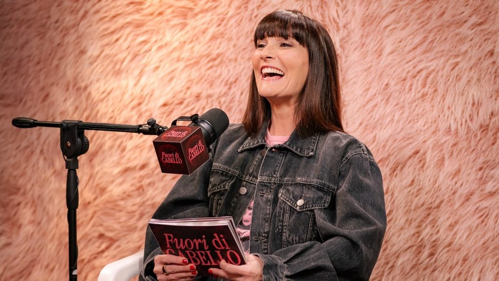 Victoria Cabello torna con Fuori di Cabello 2: Borghi, Arisa, Travaglio e Sabrina Salerno