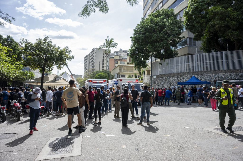 Tragedia in Venezuela: oltre 1.430 vittime, 50.000 feriti; deceduta una donna di origini siciliane.