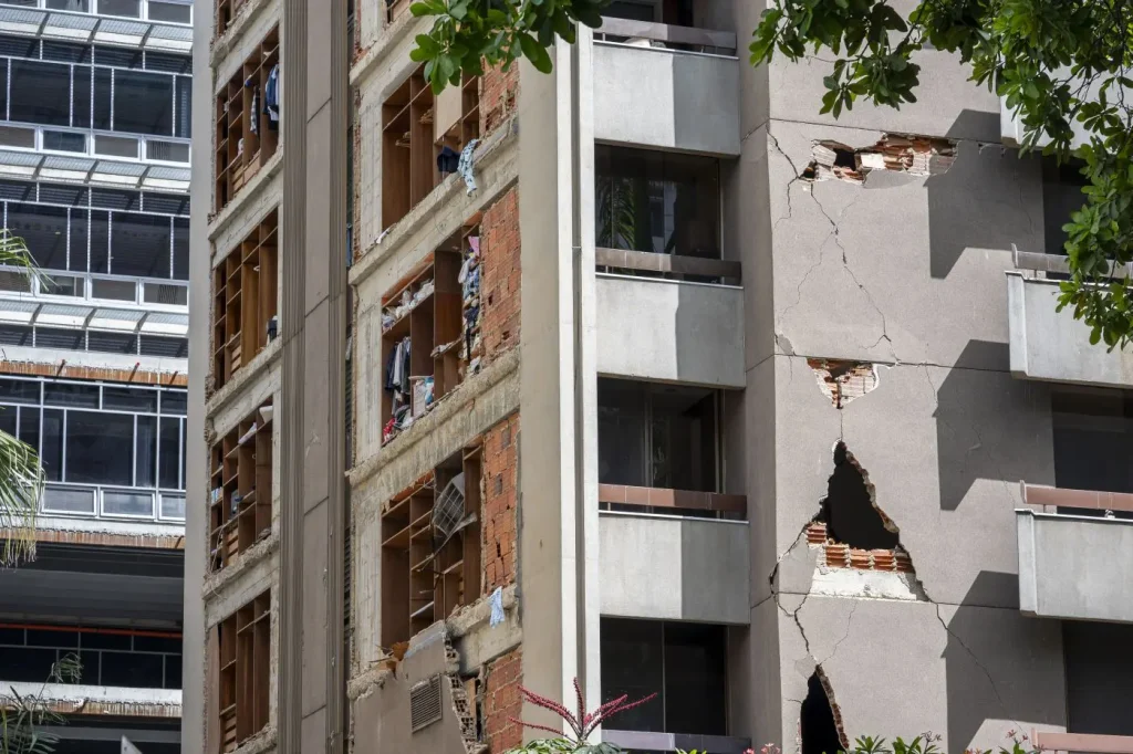 Venezuela: ritrovato vivo un ragazzo di 11 anni dopo tre giorni dal terremoto.