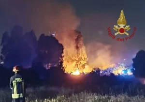 Incendio devastante a Quartu Sant’Elena: fiamme inceneriscono vasti territori di vegetazione.