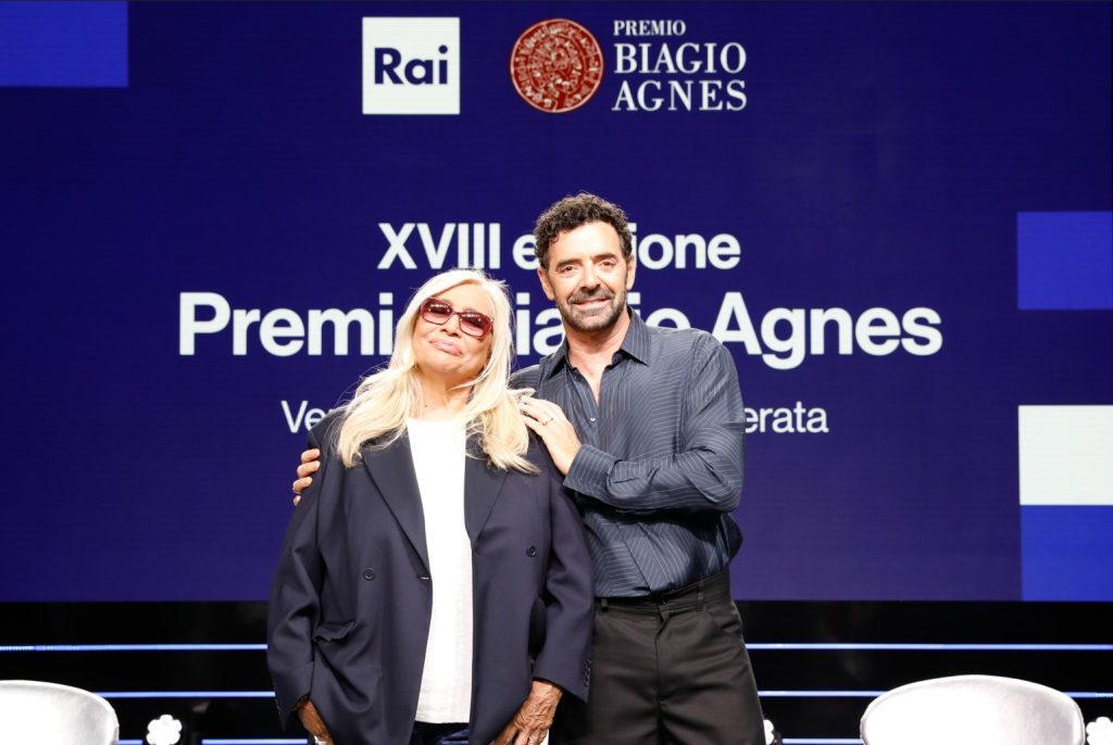 Premio Biagio Agnes XVIII edizione: Gerry Scotti e Stefano De Martino premiati in TV