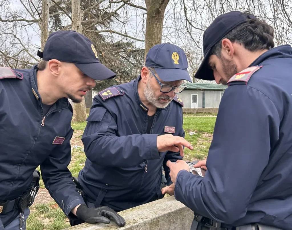 Blitz antidroga a Torino: 15 arresti nel quartiere Barriera di Milano. Operazione della polizia.