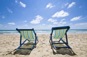 Abitudini green in spiaggia: le regole di comportamento per rispettare il mare e l’ambiente