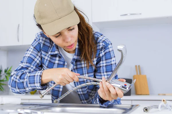 Il ritorno del fai-da-te come forma di creatività e risparmio