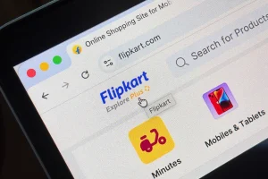 Flipkart potenzia il commercio rapido in India mentre Amazon aumenta la sua presenza.