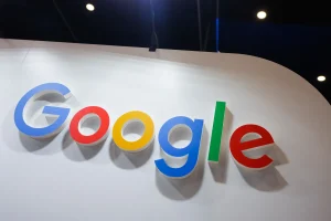Operazione di cybercrime cinese con IA sfruttava centinaia di migliaia di vittime, Google fa causa.