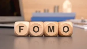 FOMO, la paura di essere esclusi nell’era dei social network