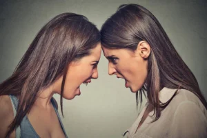 Le ‘figlie arrabbiate’: 11 motivi per capire il loro malessere