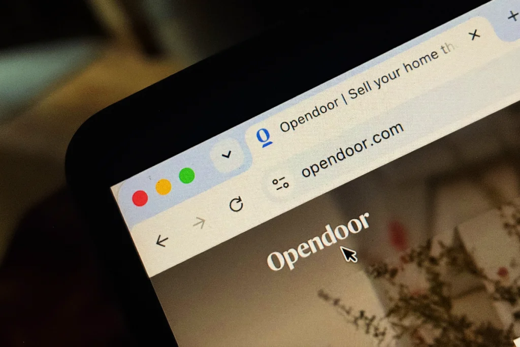 L’uscita di Opendoor dall’India accende il dibattito su intelligenza artificiale e outsourcing.