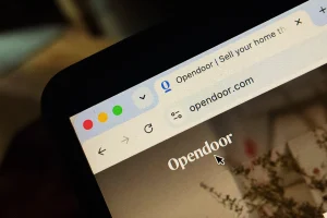 L’uscita di Opendoor dall’India accende il dibattito su intelligenza artificiale e outsourcing.