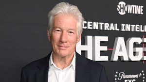 Richard Gere: vita semplice, rispetto e un tocco di follia per un’esistenza autentica.