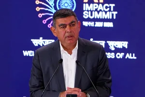 Ex CEO di Infosys lancia una startup per rivoluzionare il settore dei servizi IT.