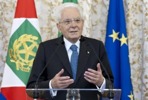 Italia-Usa: Mattarella elogia Fulbright per il suo impegno per la pace. Guarda il video!