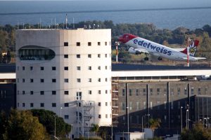Etna erutta cenere, sospesi gli arrivi all’aeroporto di Catania fino alle 19.