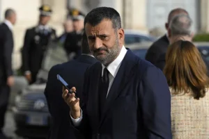 Governatori 2026: Decaro, Stefani e Fedriga sfilano in testa nel Governance Poll.