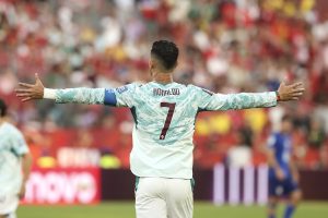 Portogallo supera la Croazia 2-1 e conquista gli ottavi con un finale emozionante.