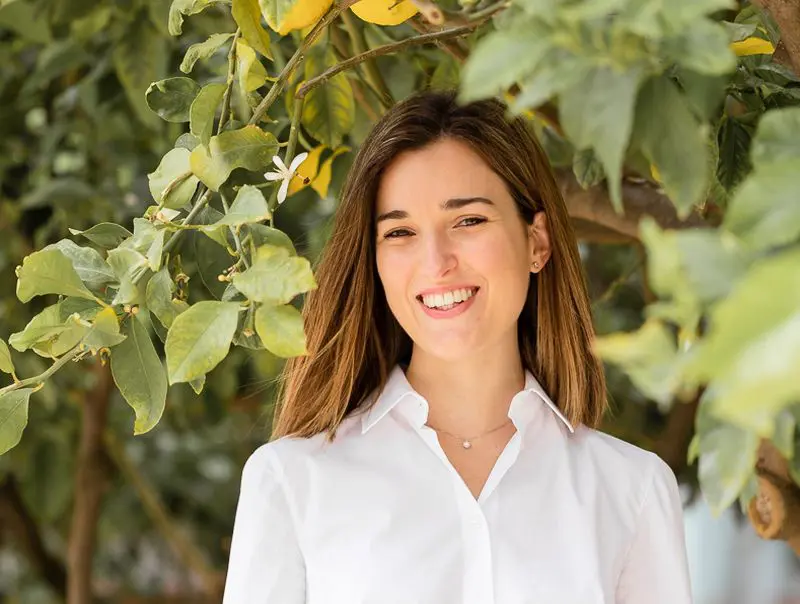 Gabriella Favara assume la presidenza di Assovini Sicilia, un nuovo capitolo per il vino siciliano.