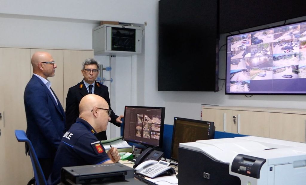 Caltanissetta potenzia la videosorveglianza grazie alla nuova rete in fibra ottica.