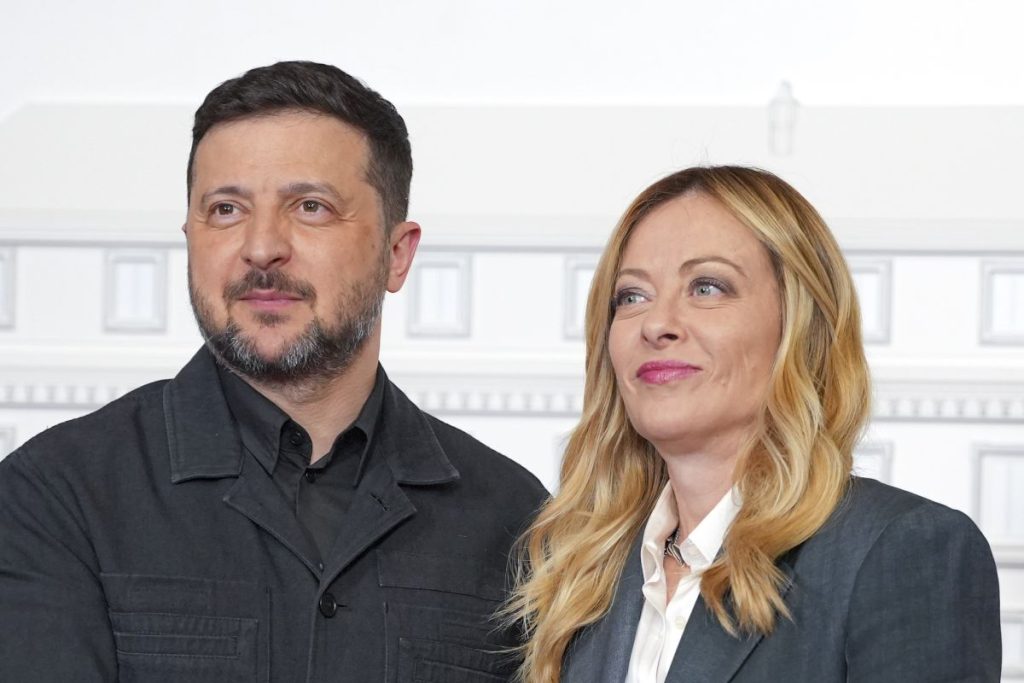 Meloni incontra Zelensky: Italia sostiene Kiev per una pace giusta e duratura.