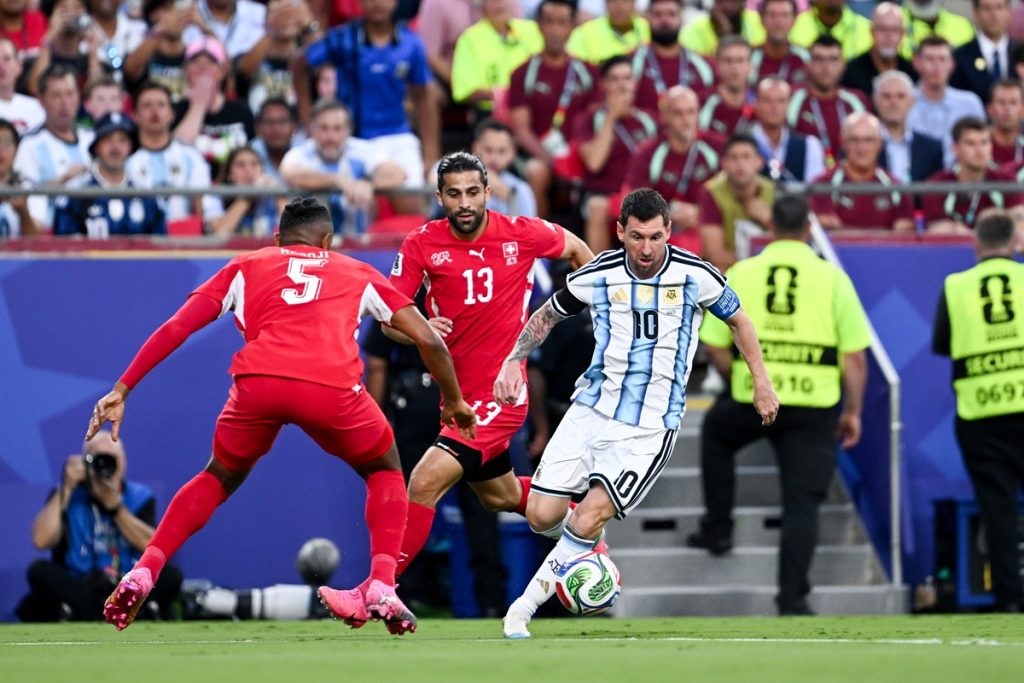 Argentina avanza in semifinale dopo una sofferta vittoria contro la Svizzera ai supplementari.