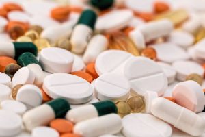 Revisione del prontuario farmaci: preoccupazioni crescenti tra politica e settore sanitario.