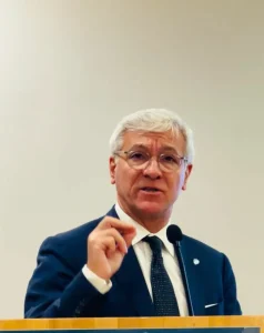 Incentivi frontalieri: parità per tutti nei professionisti sanitari della Lombardia