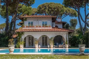 Versilia: le vacanze di lusso più esclusive e costose d’Italia.