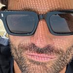 Filippo Bisciglia riceve un prezioso consiglio da Maria De Filippi ora che è single.
