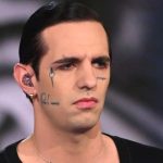 Achille Lauro: lo show rinviato dalla Rai, Mediaset sfrutta l’occasione per nuove proposte.
