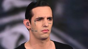 Achille Lauro: lo show rinviato dalla Rai, Mediaset sfrutta l’occasione per nuove proposte.