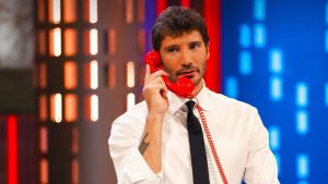 Affari Tuoi: denuncia di un’aspirante concorrente per discriminazione nei casting.