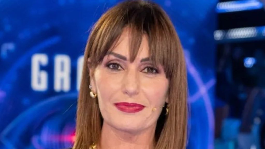 Cristina Plevani esplode contro i messaggi privati: “Qual è la vostra opinione?”