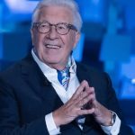 Tributo a Peppino Di Capri: cambiamenti nella programmazione Rai di oggi. Scopri i dettagli.