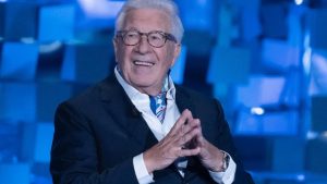 Tributo a Peppino Di Capri: cambiamenti nella programmazione Rai di oggi. Scopri i dettagli.