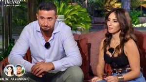 Temptation Island: Valentina accusa Antonio di tradimento, lui risponde “Buttato fuori casa”.