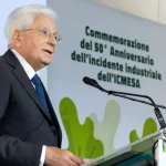 Mattarella a Seveso: 50 anni dal disastro, denuncia l’irresponsabilità dei vertici aziendali.