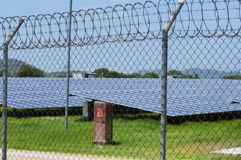In Honduras, le comunità affermano che l’energia solare ha causato più danni che benefici.