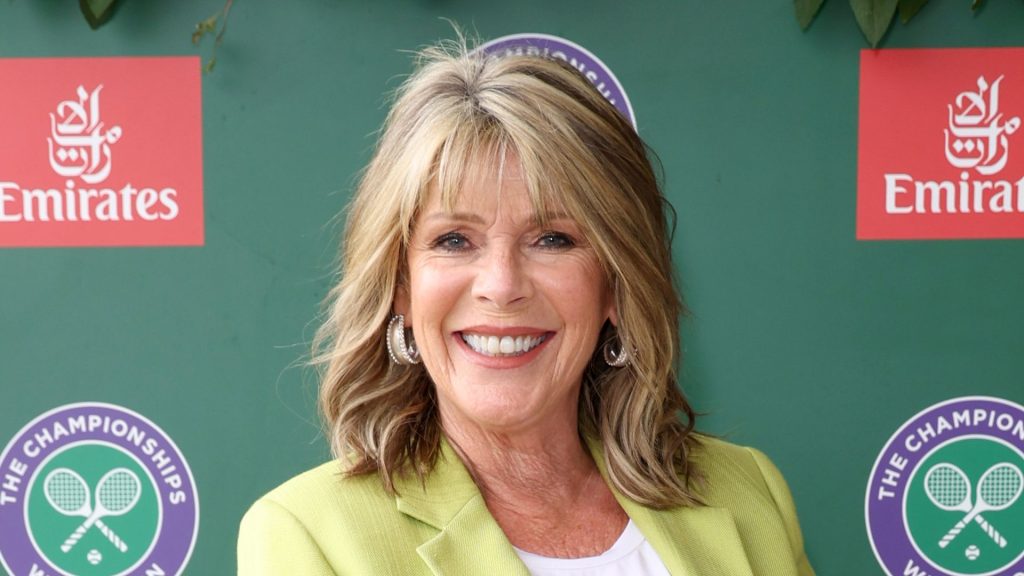 Ruth Langsford incanta a Wimbledon con un elegante completo verde lime di Reiss.