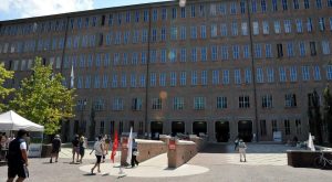 Bimbo tetraplegico: risarcimento di 3 milioni per madre non avvisata sull’ossitocina durante il parto.