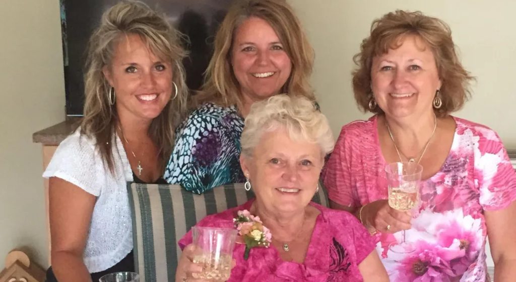Nonna conquista l’happy hour: il vino resta protagonista dell’aperitivo!