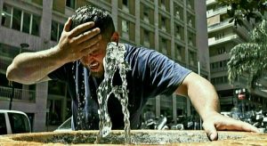 Estate 2023: quando e quanto bere per rimanere idratati al caldo record
