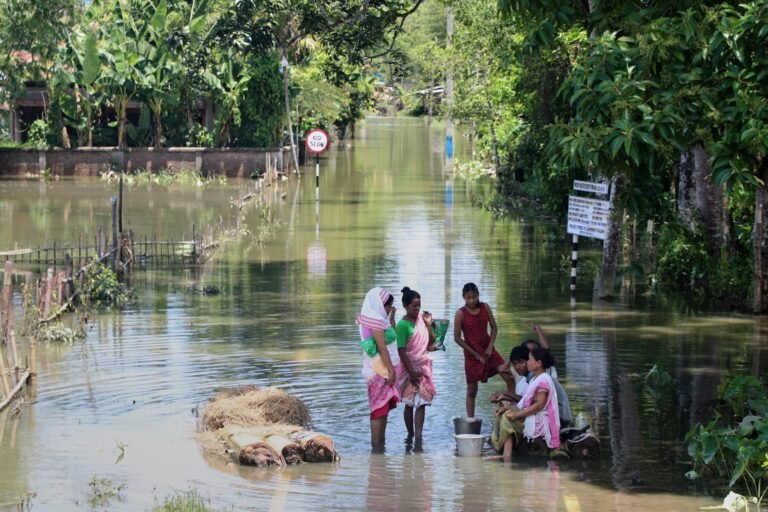 Alluvioni in India: 50 morti e 700.000 sfollati a causa delle piogge monsoniche.