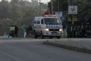Italiano muore in incidente stradale in Kenya; marito e figlio feriti gravemente.