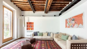 I 24 migliori Airbnbs a Roma: appartamenti con vista Colosseo e ville di design.